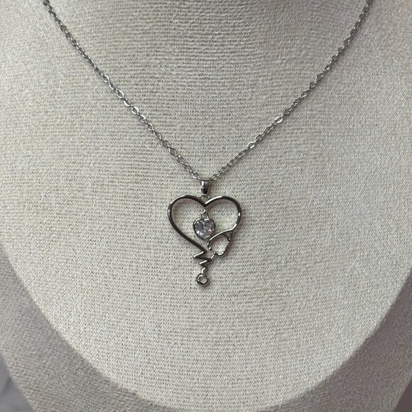 Heart Stethoscope Nurse Necklace - Picture 4 of 5